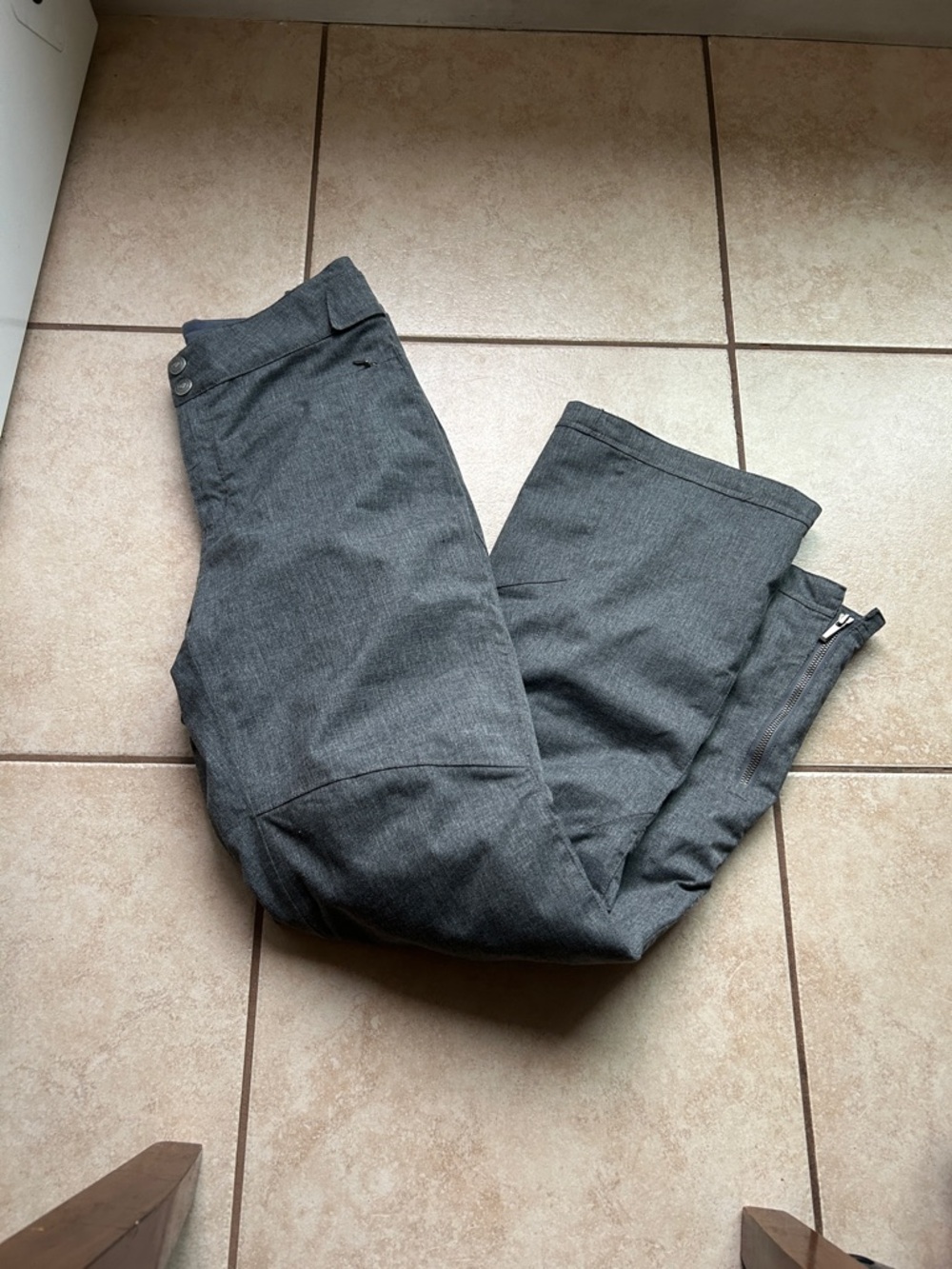 Obermeyer Women’s Essex Insulated Ski Pants – Gray – Size 8